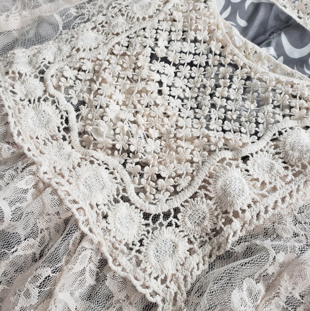 BODY CENTRAL Cream Butterfly Lace and Crochet Top